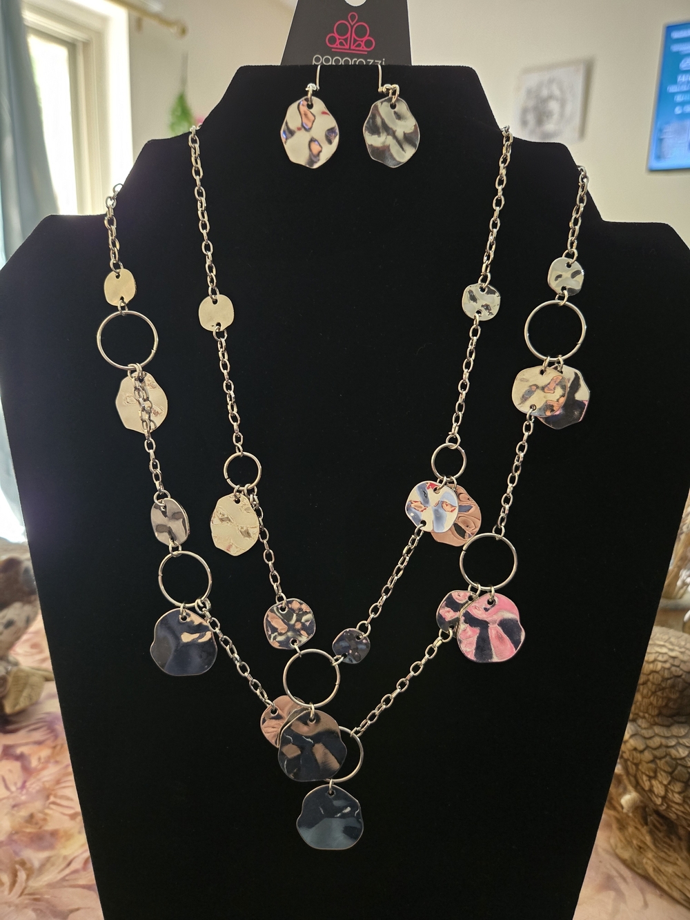 paparazzi Silver-Tone Hammered Disc Layered Necklace and Earring Set